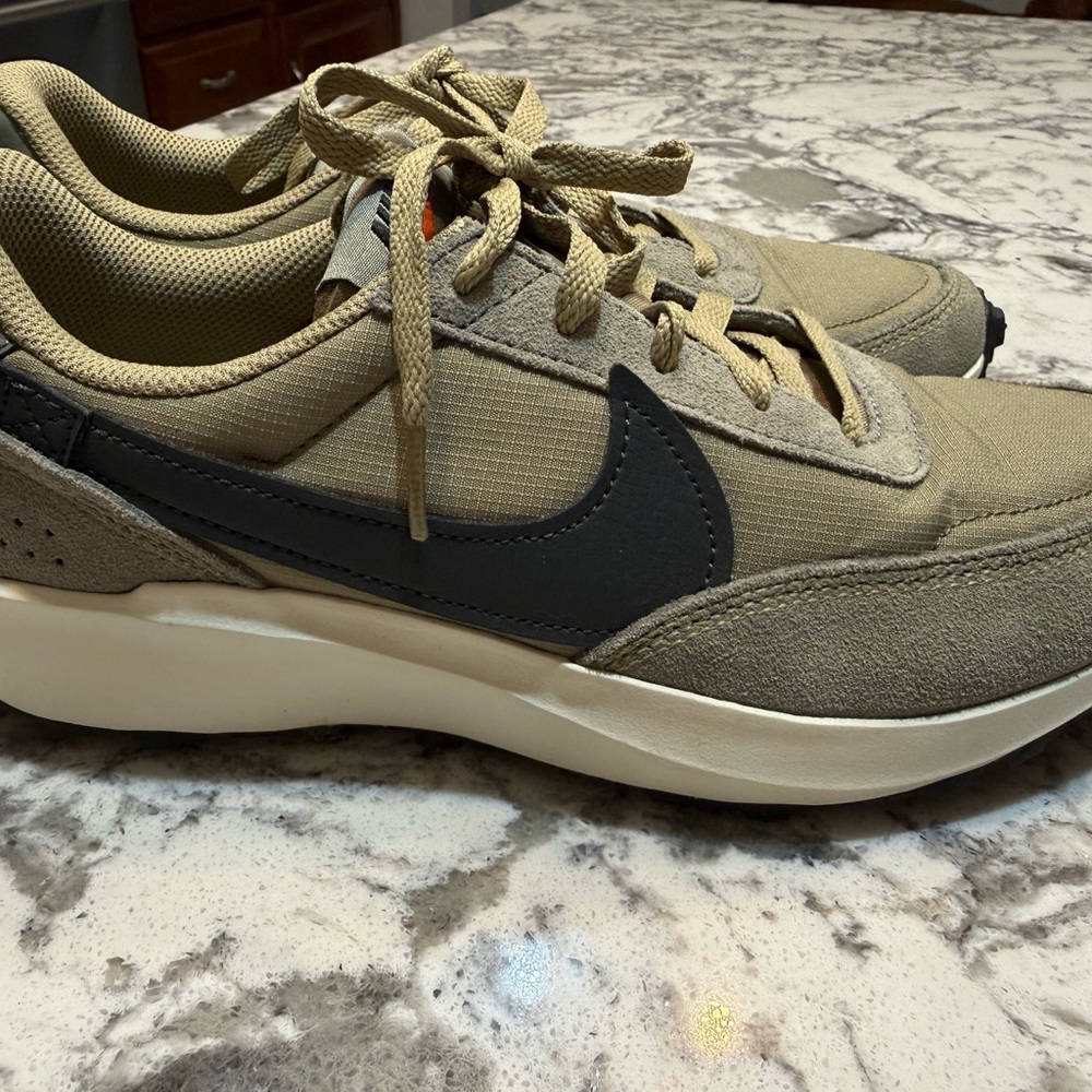 Nike Olive green and Black Men's Sneakers